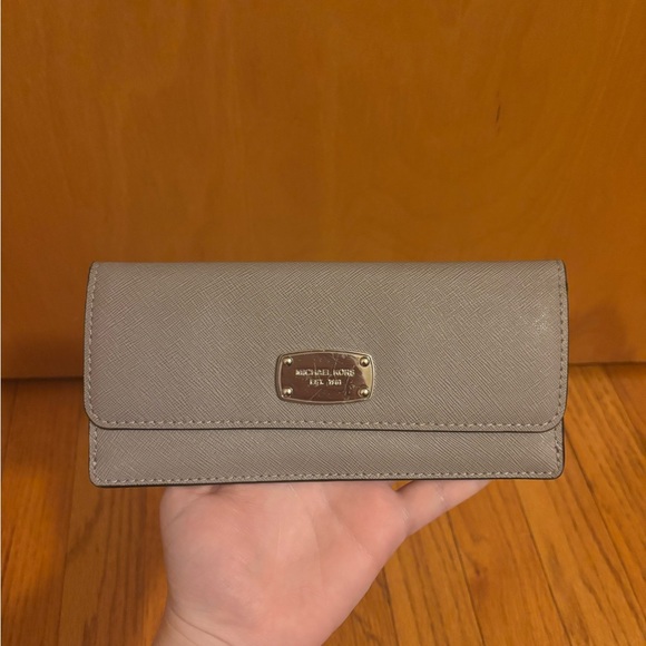 Michael Kors Handbags - Michael Kors Wallet Grey Excellent Condition
